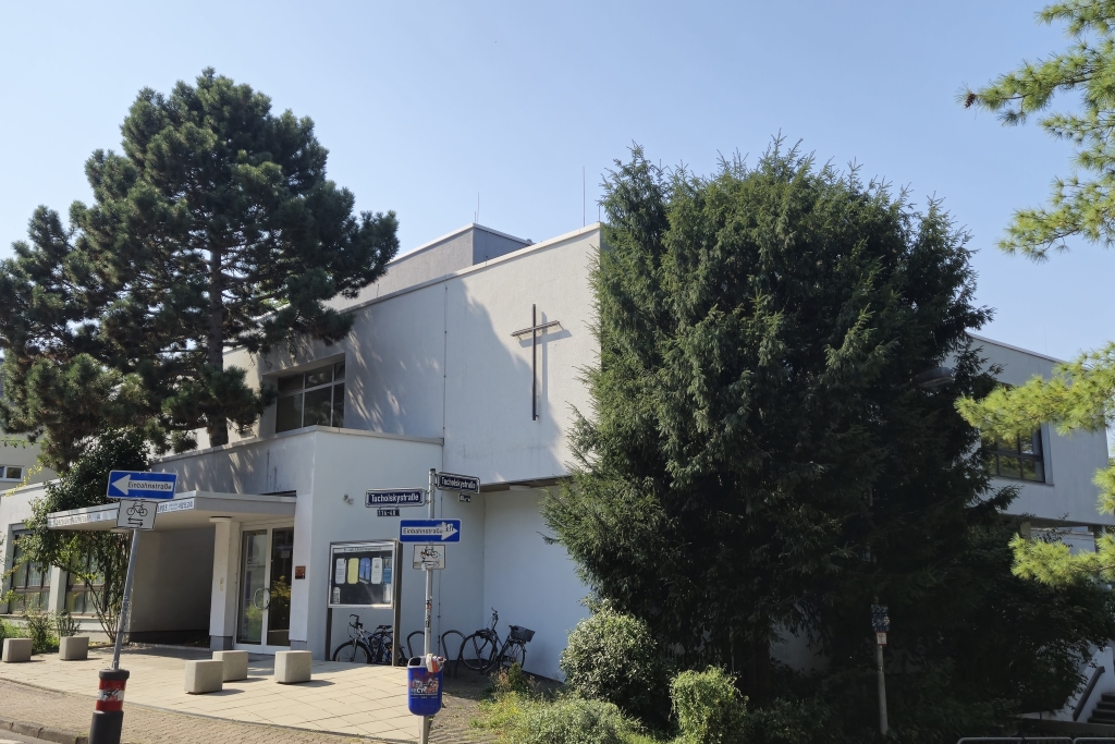 Gemeindehaus Süd der Dreikönigsgemeinde - Tucholskystraße 40, 60598 Frankfurt am Main